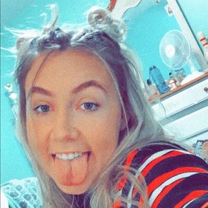 Meet your Posher, Brooke